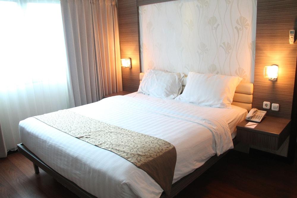 Verwood Hotel And Serviced Residence Surabaya Exterior photo