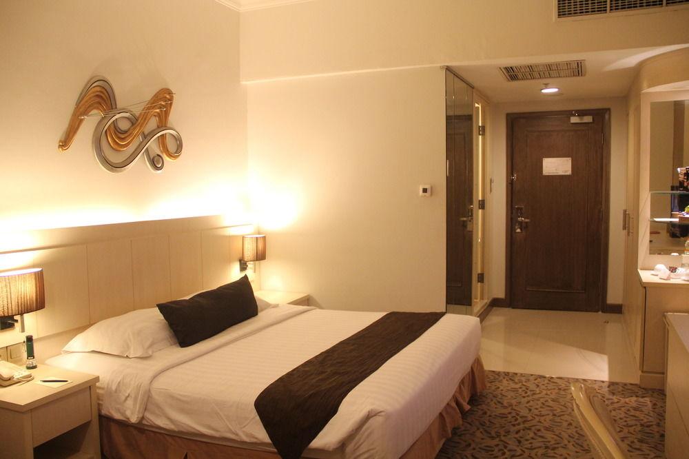 Verwood Hotel And Serviced Residence Surabaya Exterior photo